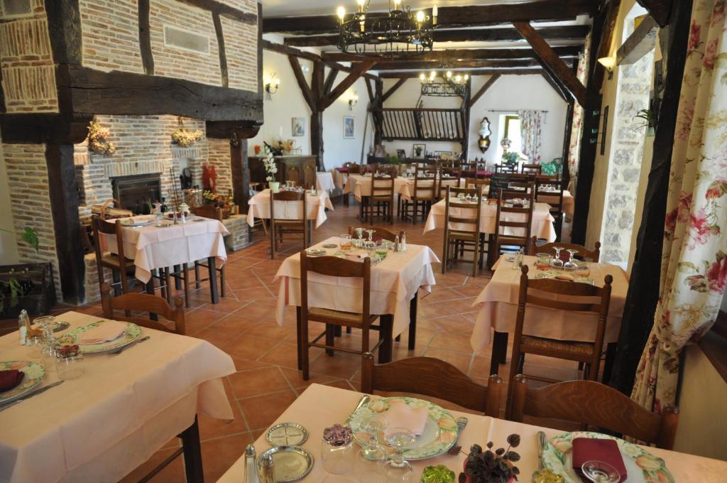 Logis Hotels - Auberge De L'Ile - Hotel 3 Etoiles Et Restaurant Creysse  Exteriér fotografie