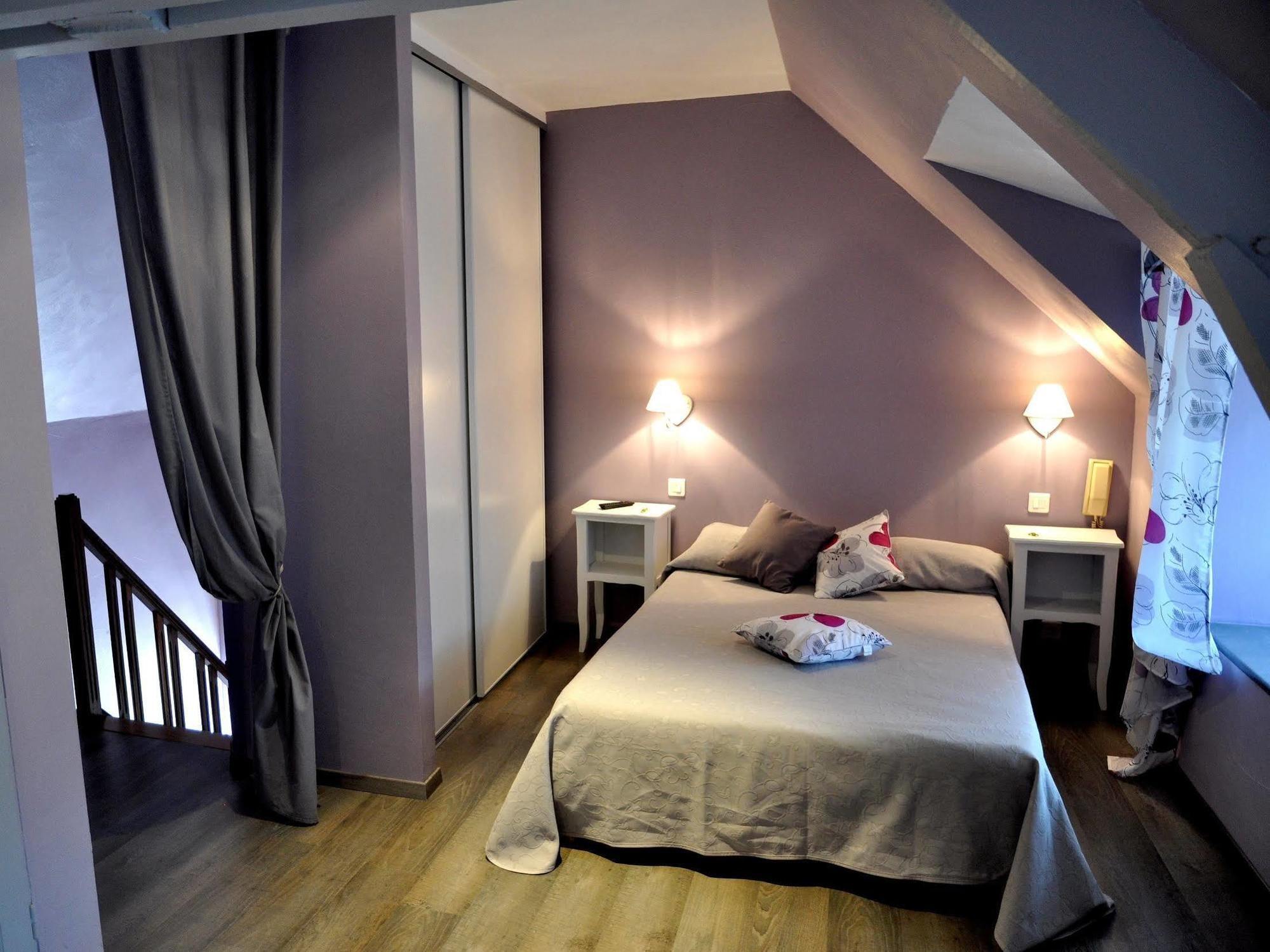 Logis Hotels - Auberge De L'Ile - Hotel 3 Etoiles Et Restaurant Creysse  Exteriér fotografie