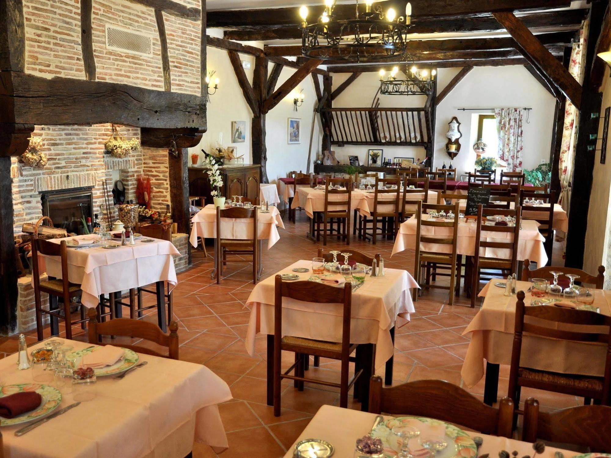 Logis Hotels - Auberge De L'Ile - Hotel 3 Etoiles Et Restaurant Creysse  Exteriér fotografie