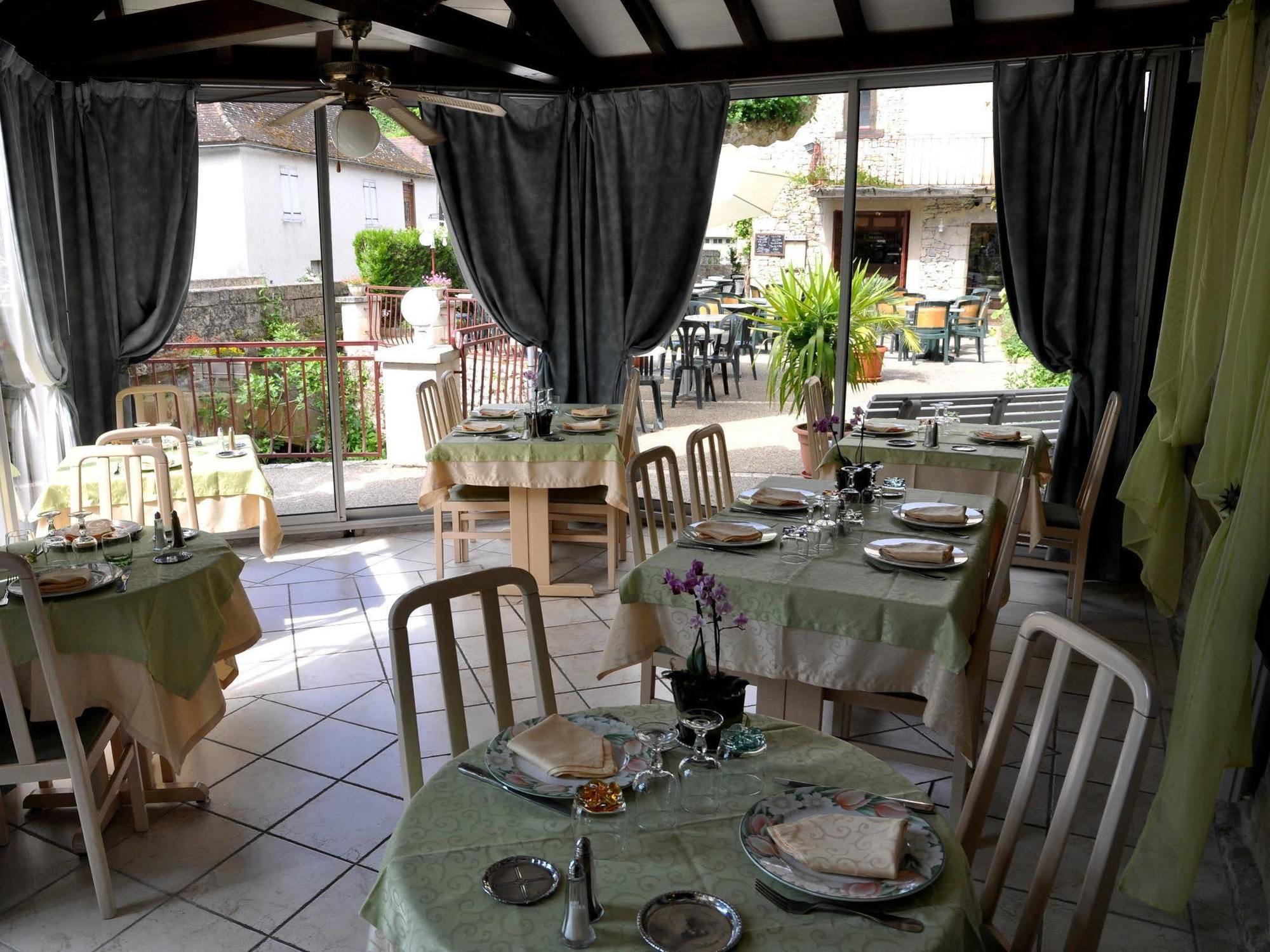 Logis Hotels - Auberge De L'Ile - Hotel 3 Etoiles Et Restaurant Creysse  Exteriér fotografie